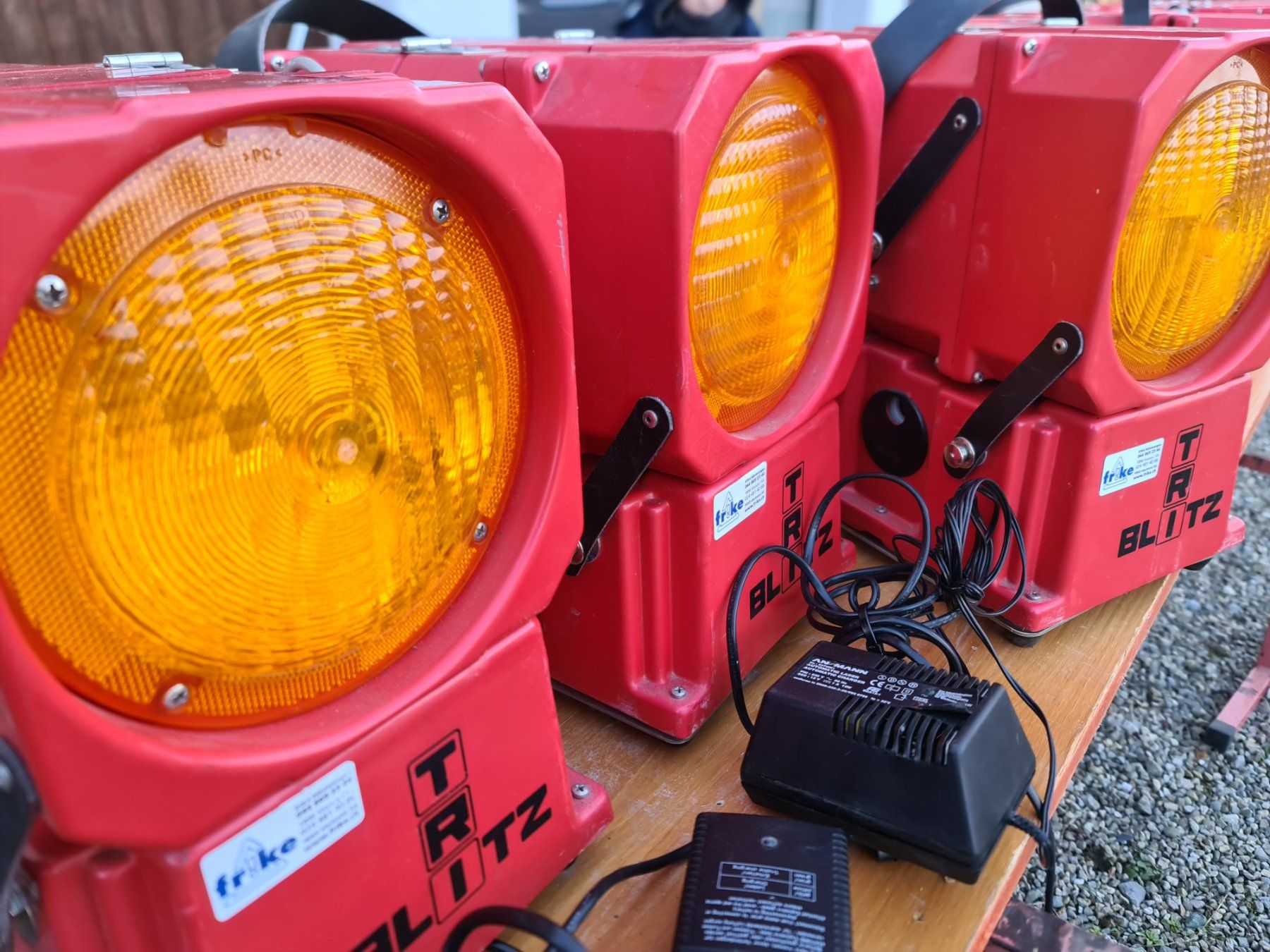 Flash: 8 Stück TRI-BLITZ Baustellen Sicherheitsleuchte Warnleuchten – Usato da Uerkheim venduto da Justi.y 4