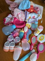 Puppenzubehör Set mit Kleidung und Accessoires gebraucht