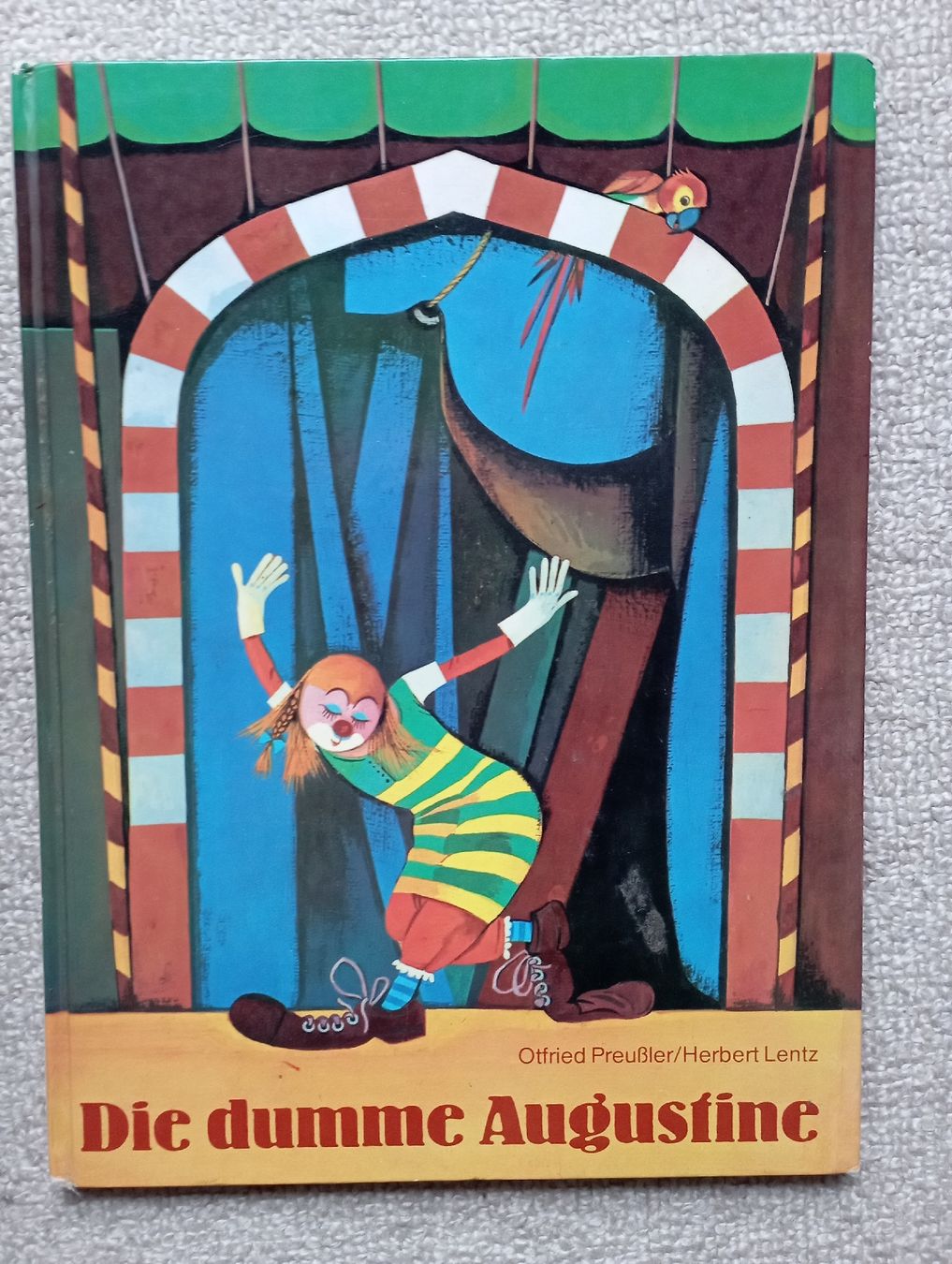 Libri: Die dumme Augustine Otfried Preussler, H. Lenz – Nuovo (secondo la descrizione) da Wettingen venduto da penelope39