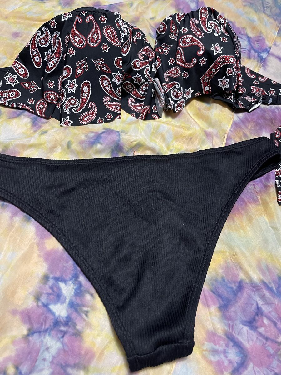 Maillots de bain & Bikinis: Chic bikini costume da bagno con volane – Neuf (Voir description) à Gordevio par LanaZimm 5