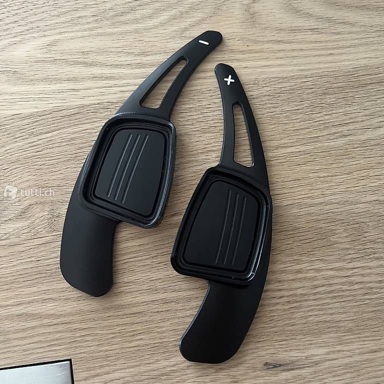 Audi Tutti i ricambio: Audi Deluxe Paddle Shifters (V4) – Usato da Hinwil venduto da norisenya