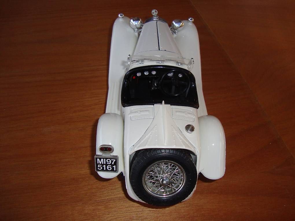 Modellini d'auto: Modell-Auto Alfa Romeo Mod.1932 1:18 weiss – Usato da Aedermannsdorf venduto da ape46 3
