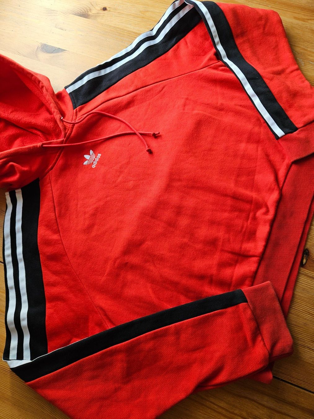 Adidas Maglioni & Felpe: Cropped Sweater adidas Grösse S retro Pullover Hoodie – Usato da Hägglingen venduto da United-Village-Trade 2