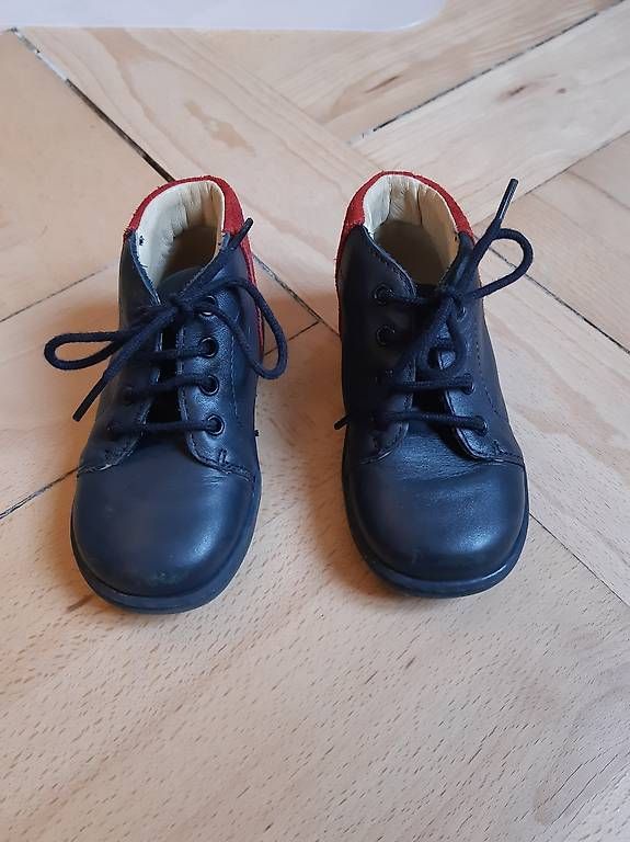 Schuhe für Jungen: Jakadi Kinderschuhe Gr. 22 – Gebraucht aus Bern von Loupi88