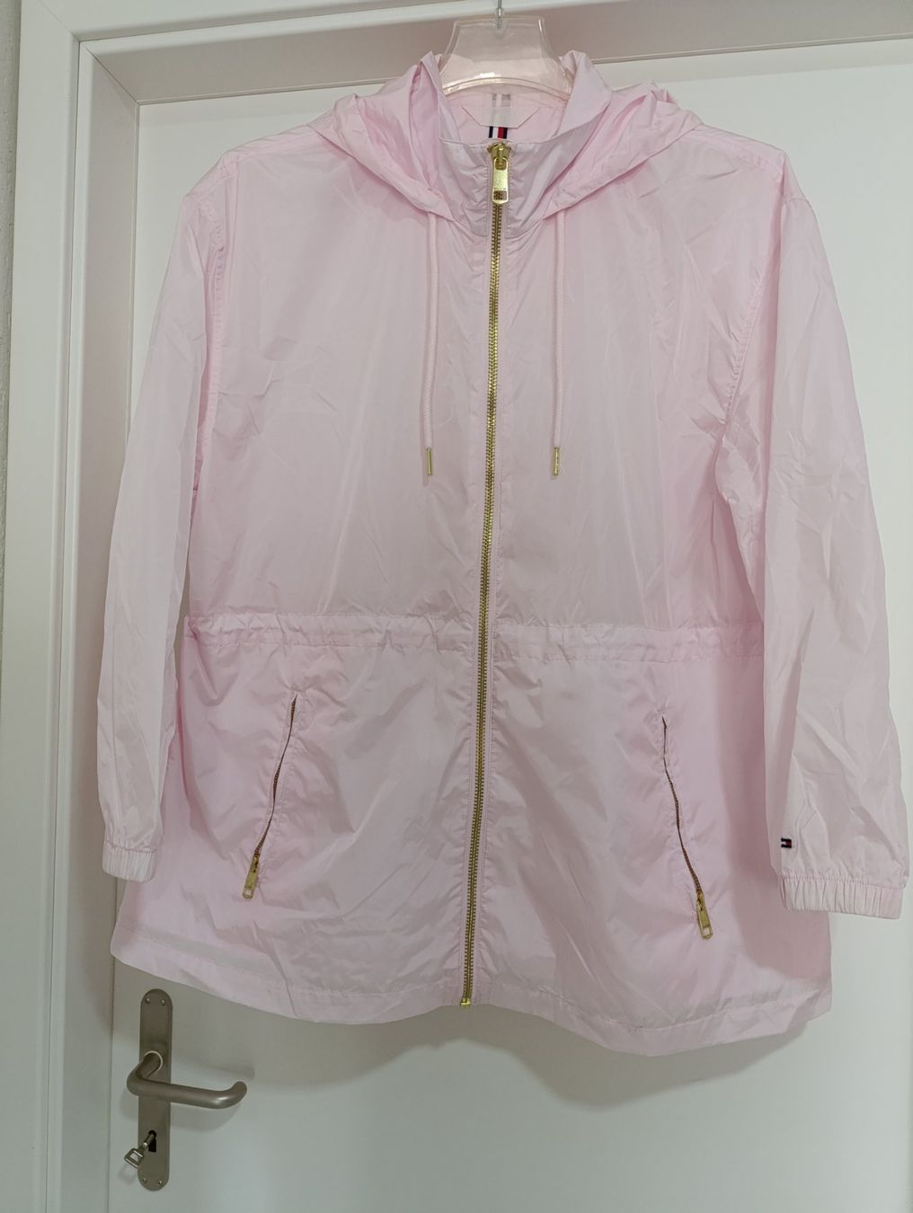 Tommy Hilfiger Jacken: Veste coupe-vent Tommy Hilfiger – Neu (gemäss Beschreibung) aus St-Cergue von Neviana