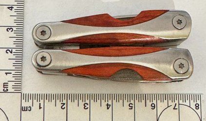 Tous les outils: 1 Multitool mit Holzgriff – Neuf (Voir description) à Zürich par Policepatch