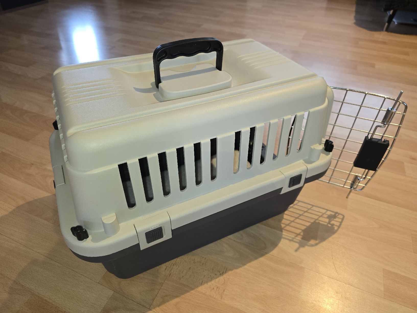Gabbie, trasporto & Sicurezza: Hundebox für kleine Hunde oder Katzen – Usato da Gunzwil venduto da kuengma 1