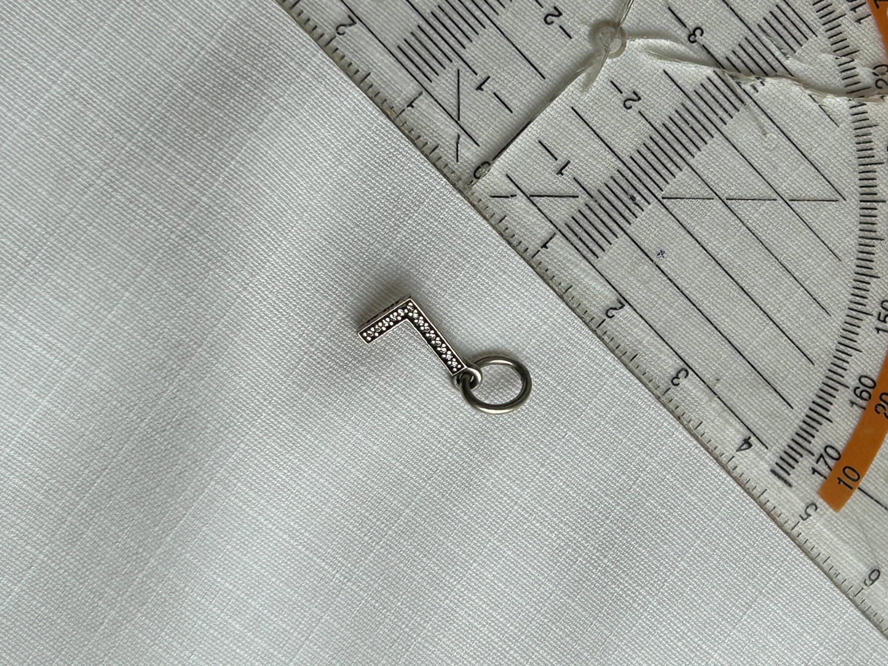 Pandora Ciondoli: PANDORA Charm Anhänger BUCHSTABE INITIAL L – Usato da Vaduz venduto da vogt-mettler 1