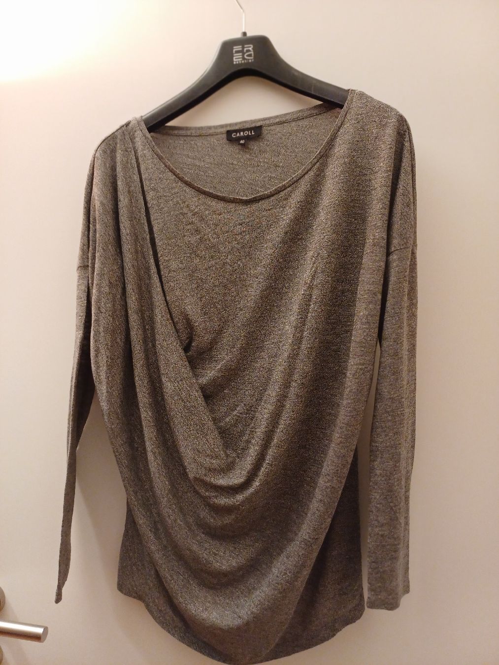 Caroll T-shirts: Sweat-shirt, Caroll , taille 40 – D'occasion à Boudry par JulieG13
