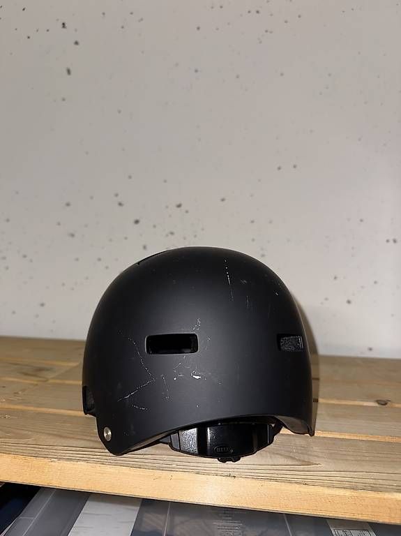 Caschi: Bell Fahrradhelm – Usato da Uster venduto da hanna99 1