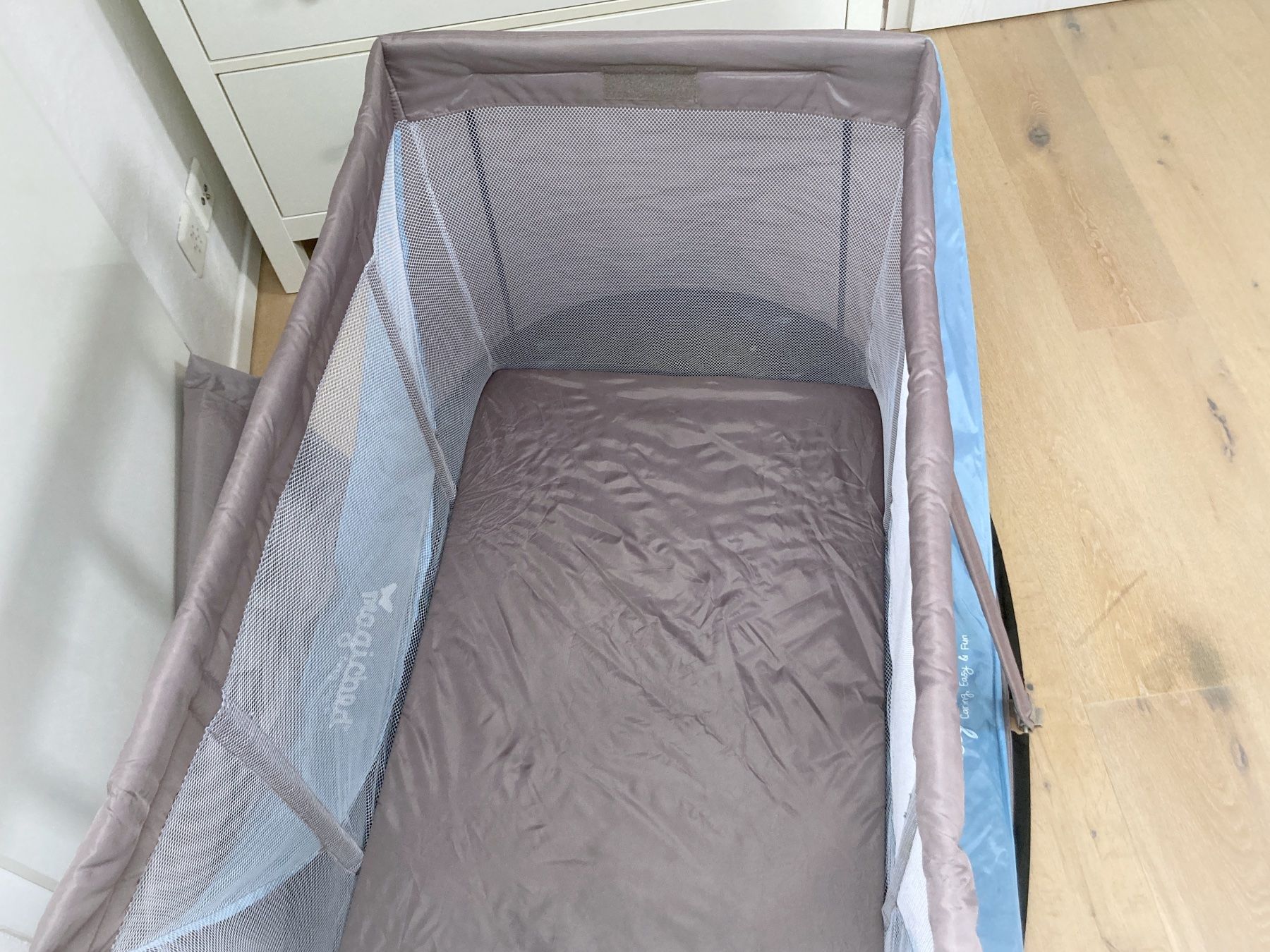 Betten: Pop Up Reisebett MagicBed, Camping Baby Bett – Gebraucht aus Eggenwil von Lissi82 7