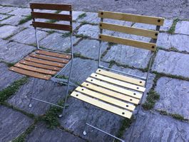 2 Klappstühle sehr alt aber restauriert