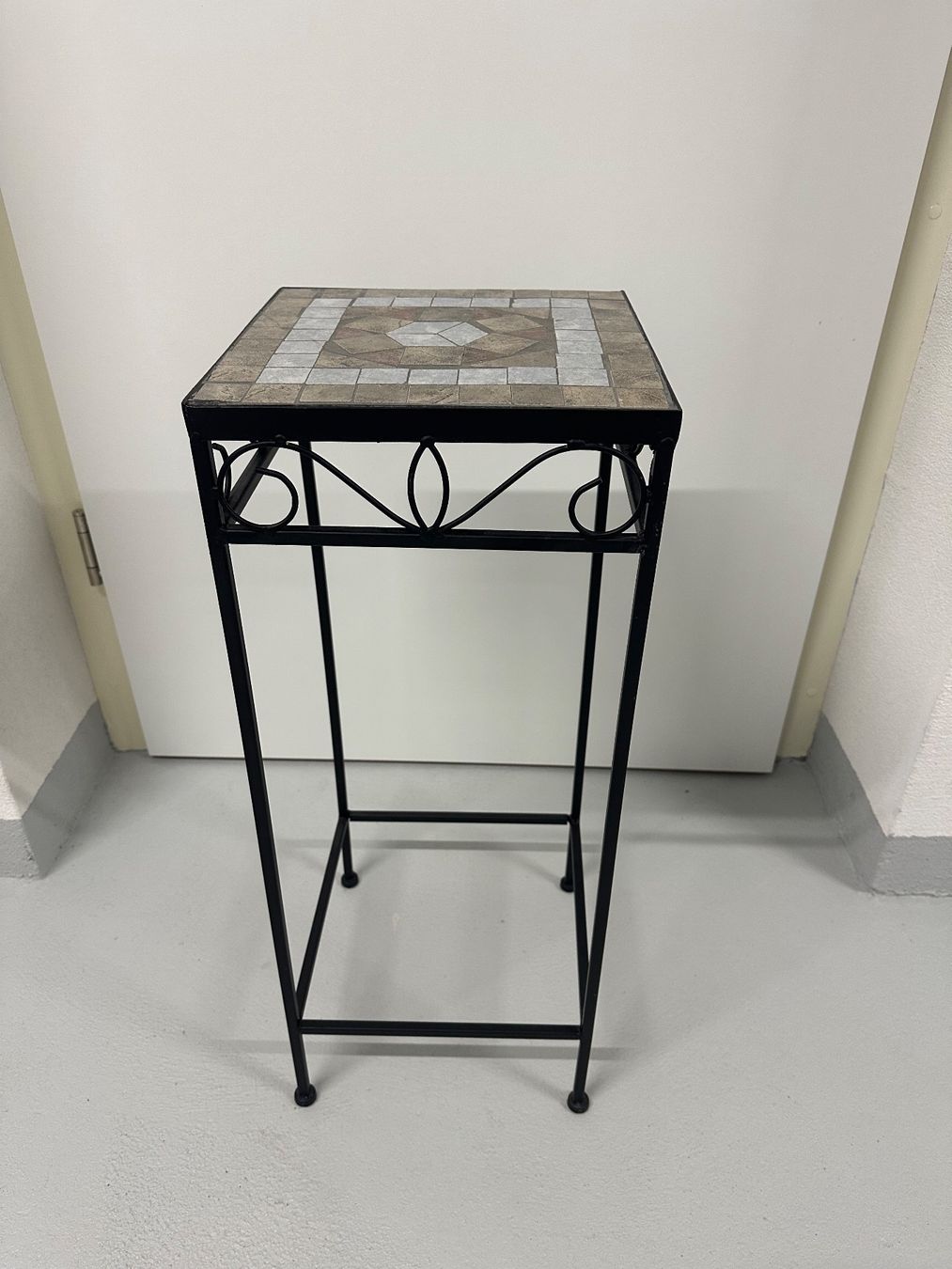 Tables: Beistelltisch Metall – D'occasion à Würenlos par mik_9rt7