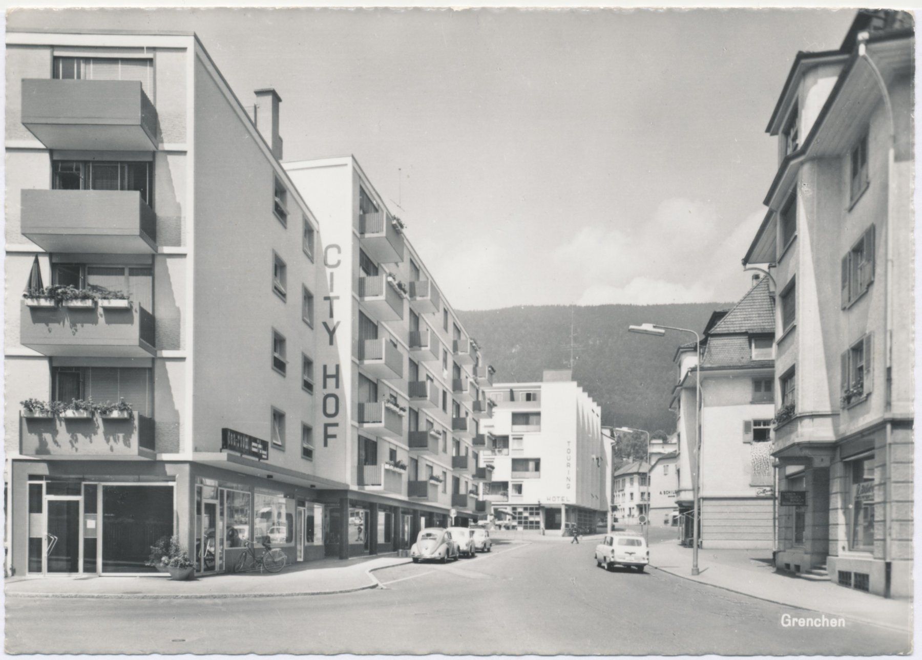 Cartoline postali: Grenchen City Hof Oldtimer 1965 – Usato da Lützelflüh-Goldb venduto da fluidum