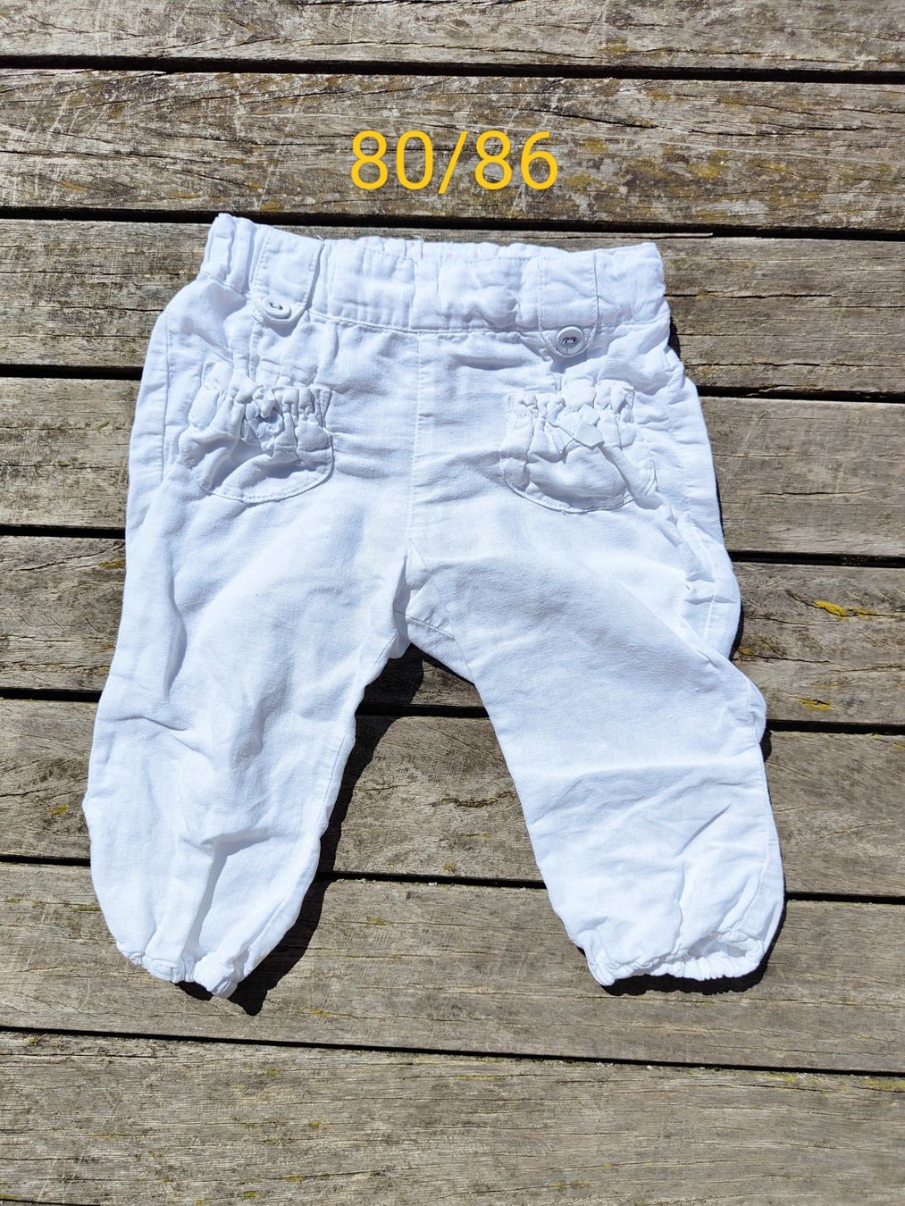 Pantaloni: Gr. 80/86 Hose Weiss mit Schleifen – Usato da Sursee venduto da lou19