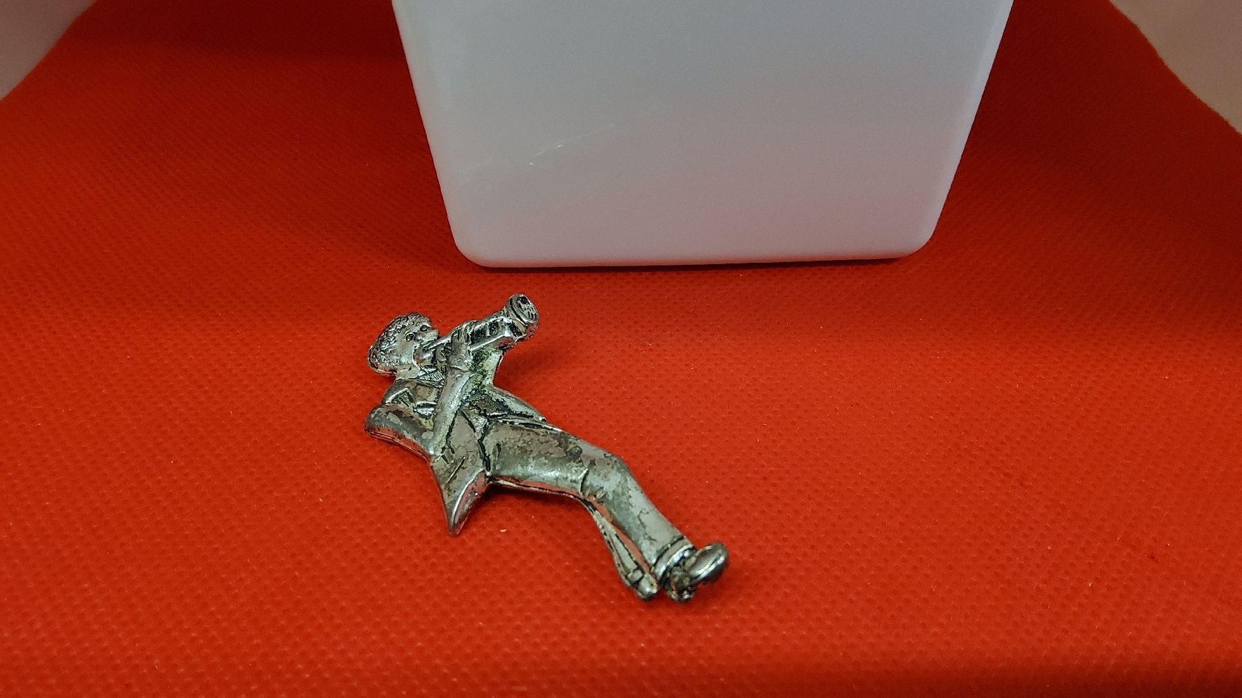 Broches & Aiguilles: Brosche, tanzender Mann, Retro-Schmuck – D'occasion à Herisau par Nluanalucas