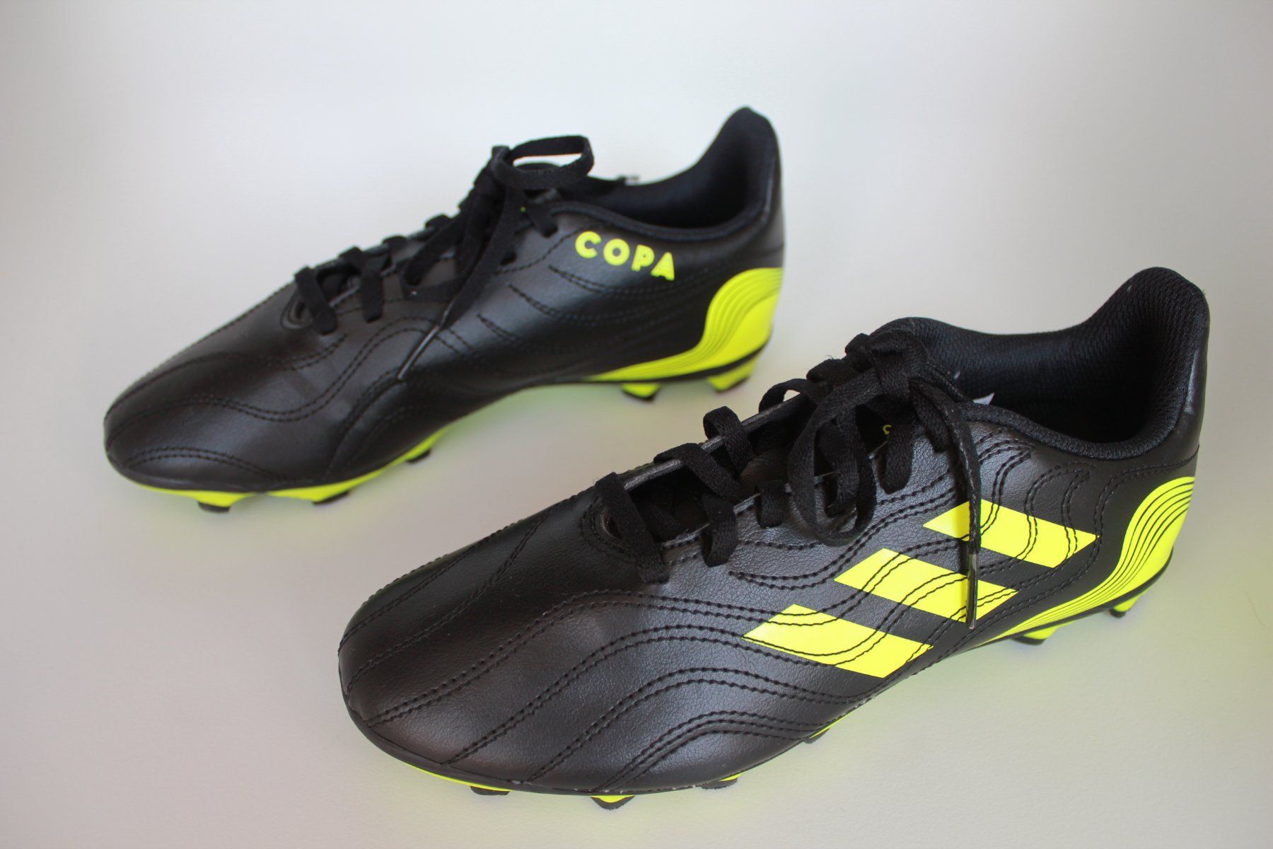 Adidas Schuhe für Jungen: Chaussures de foot Adidas Copa t.38 – Neu (gemäss Beschreibung) aus Peseux von Gilloss