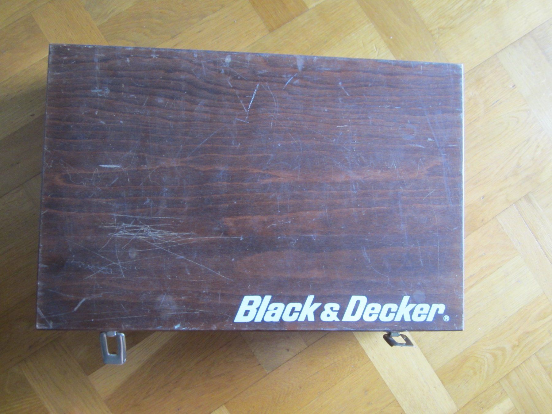 Bosch Trapani: Black & Decker Bohrmaschine im Holzkoffer – Usato da Volketswil venduto da nemo2000