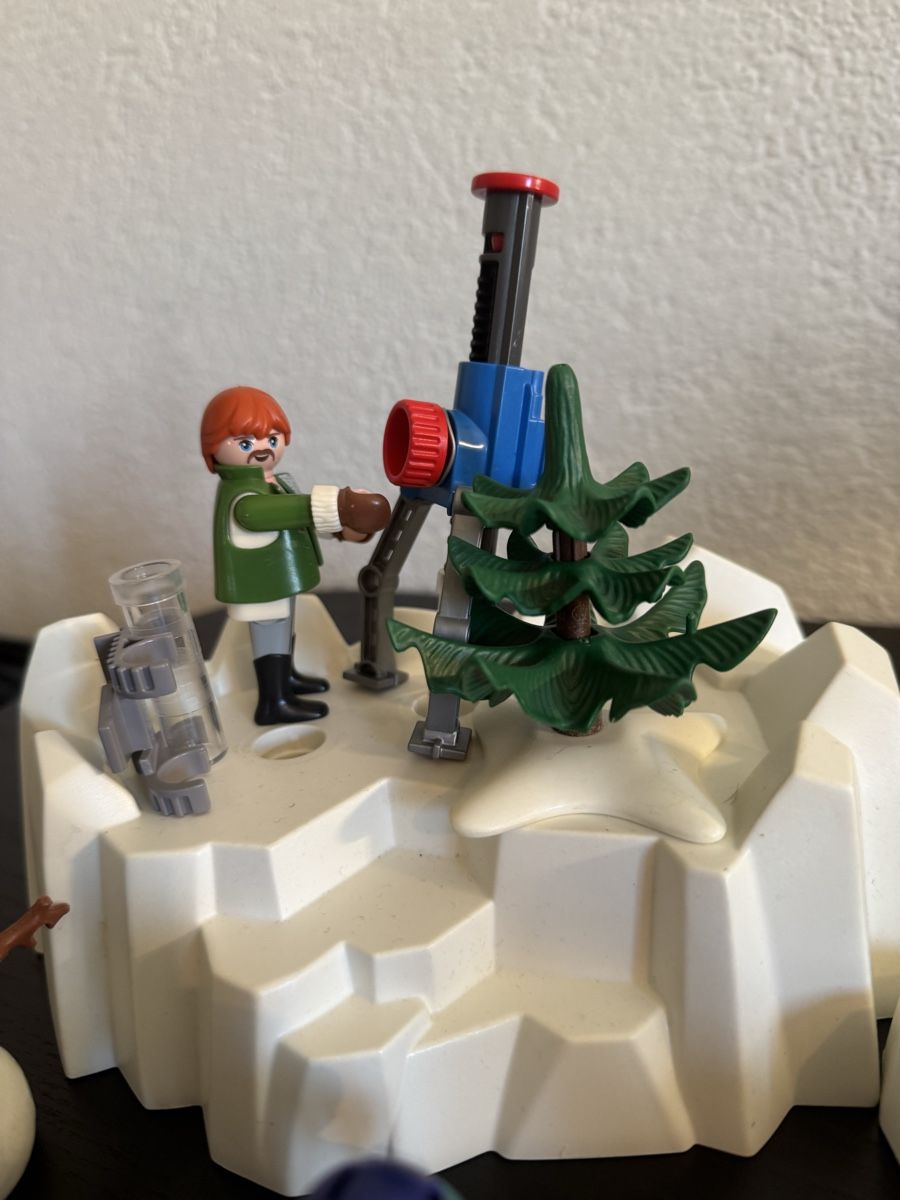 Spielzeuge: Playmobil Winterlandschaft mit Figuren  – Gebraucht aus Bremgarten AG von NIKSELBREM 2
