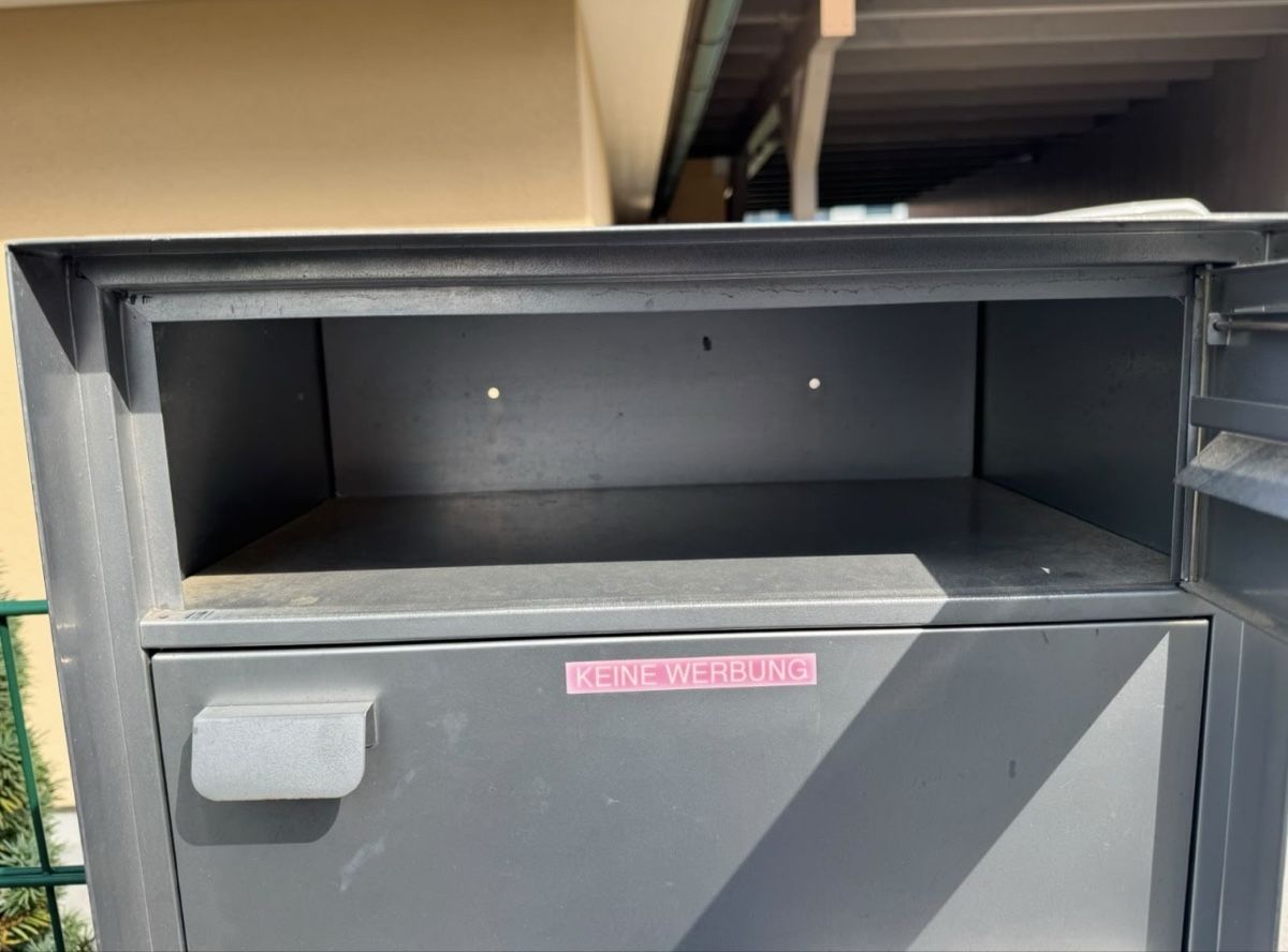 Altro per la casa: Briefkasten grau Metall gebrauchter Zustand – Usato da Menziken venduto da Giulietta1 1
