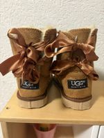 UGG Australia Winterstiefel braun mit Schleife Grösse 24