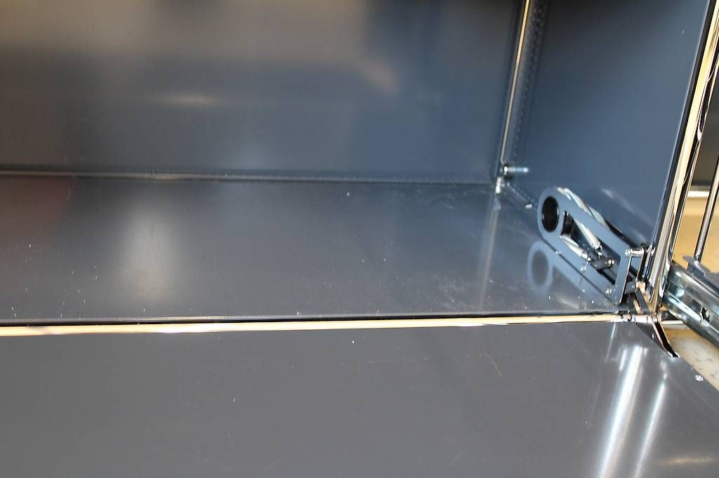USM Scaffali: USM Sideboard in Anthrazitgrau-Neuwertig! – Usato da Meinisberg venduto da atelier_TILIJA 6