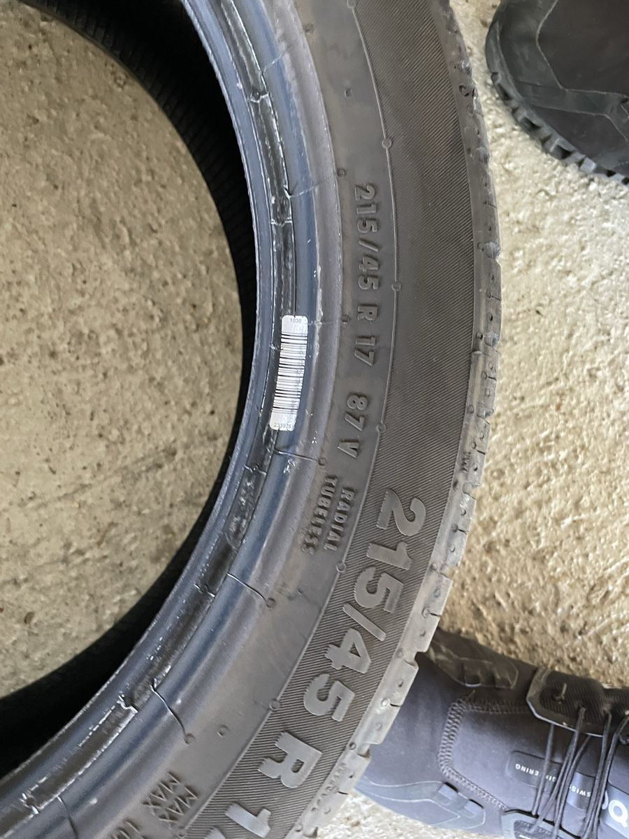 Pneumatici & Ruote complete: 4x 215/ 45 R17 87V – Usato da Einsiedeln venduto da V8840 4