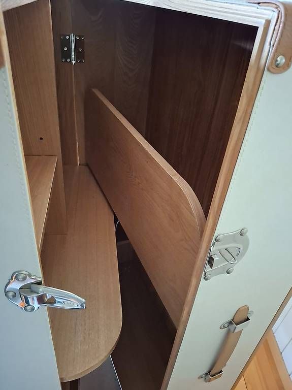Scrivanie: Bürotisch/Schrank – Usato da Horgen venduto da Ursi011 1