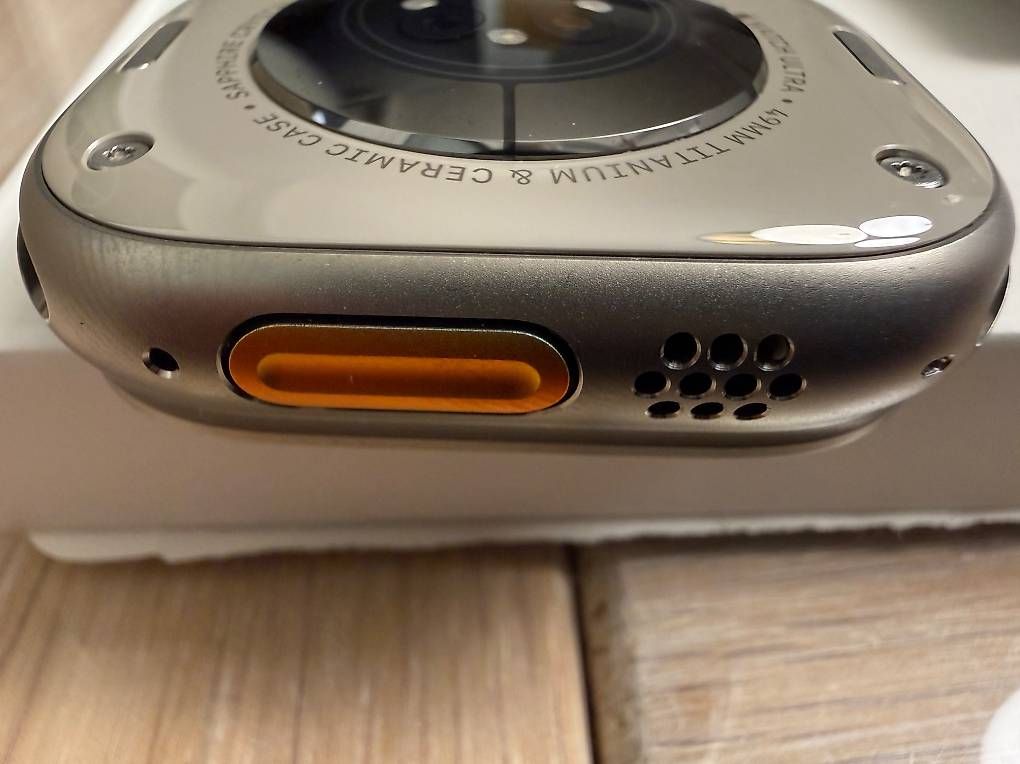 Apple Smartwatch: APPLE Watch ULTRA 1    49mm – Usato da Petit-Lancy venduto da gnc_l2xq 2