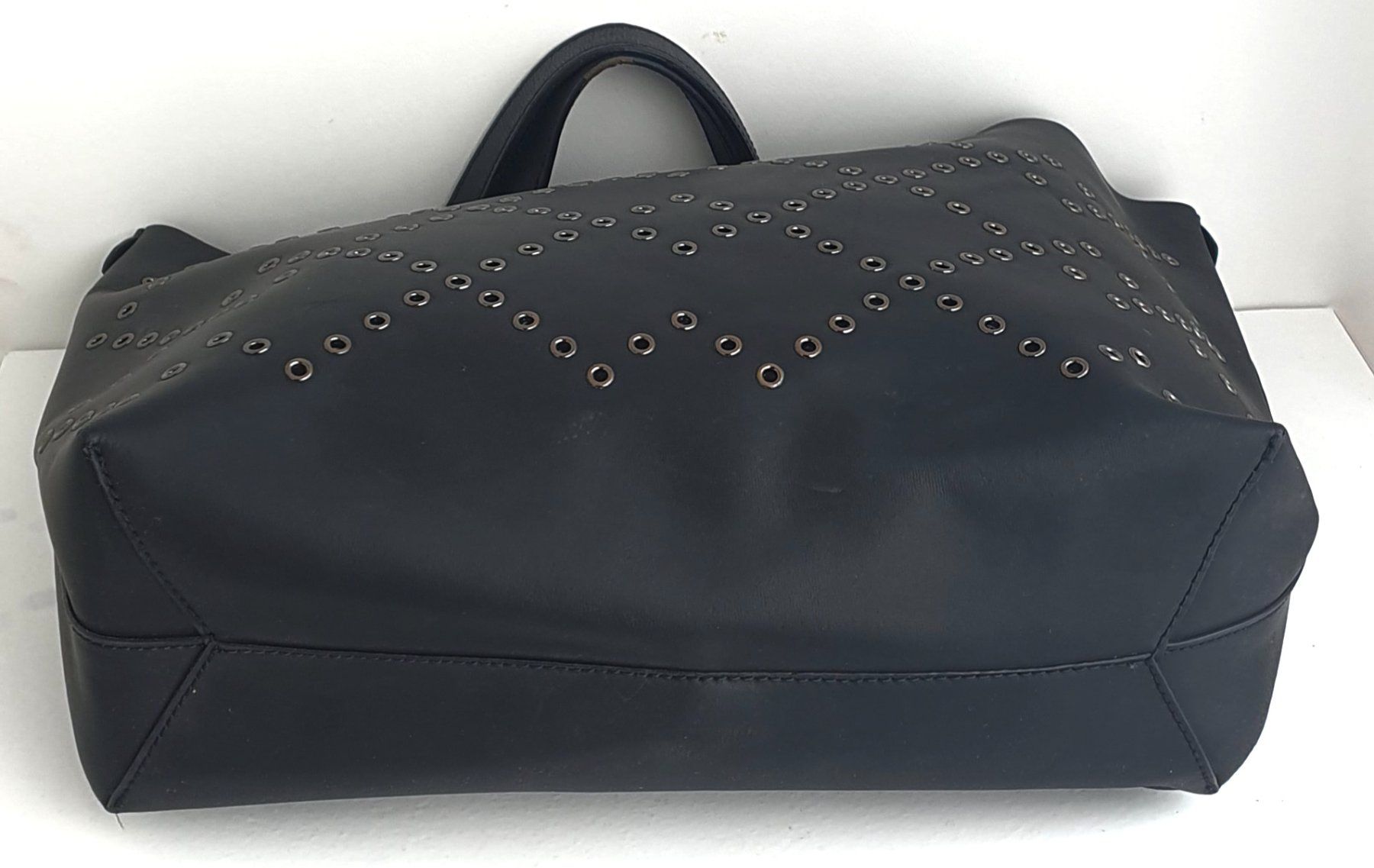 Marc Jacobs Taschen für Damen: Marc Jacobs Henkel/Schulterrtasche Leder Schwarz – Gebraucht aus Niederteufen von Mira_72 4