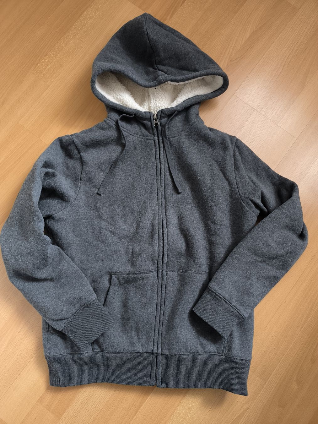 Lotti & Set di vestiti: 3 Sweatjacken Grösse S – Usato da Oberdiessbach venduto da Zwerg82 3