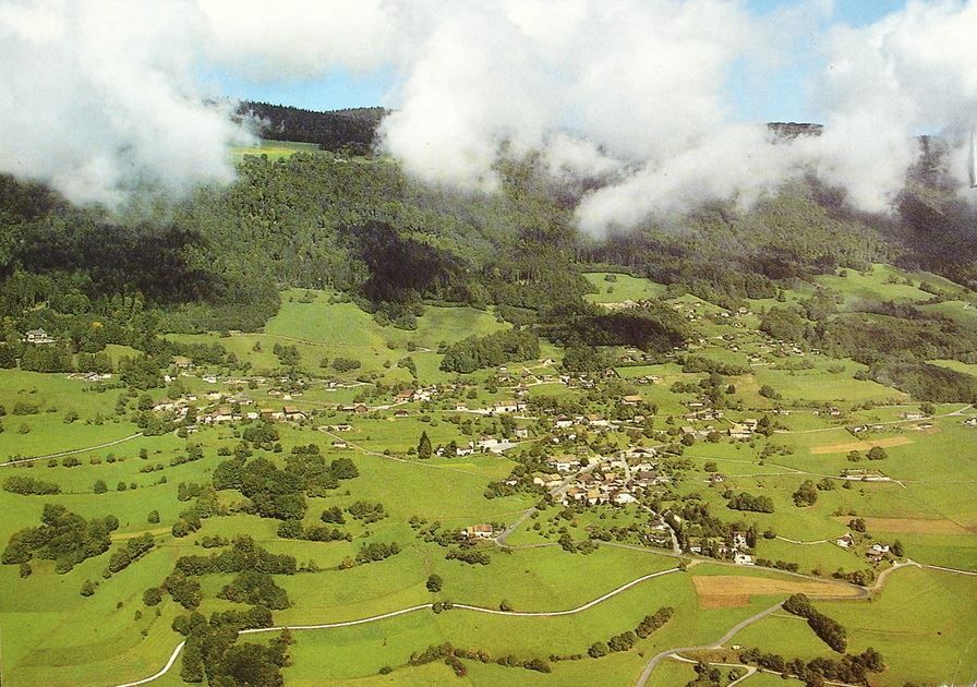 Ansichtskarten: VILLARS-BURQUIN vue aérienne – Gebraucht aus Jona von philajona
