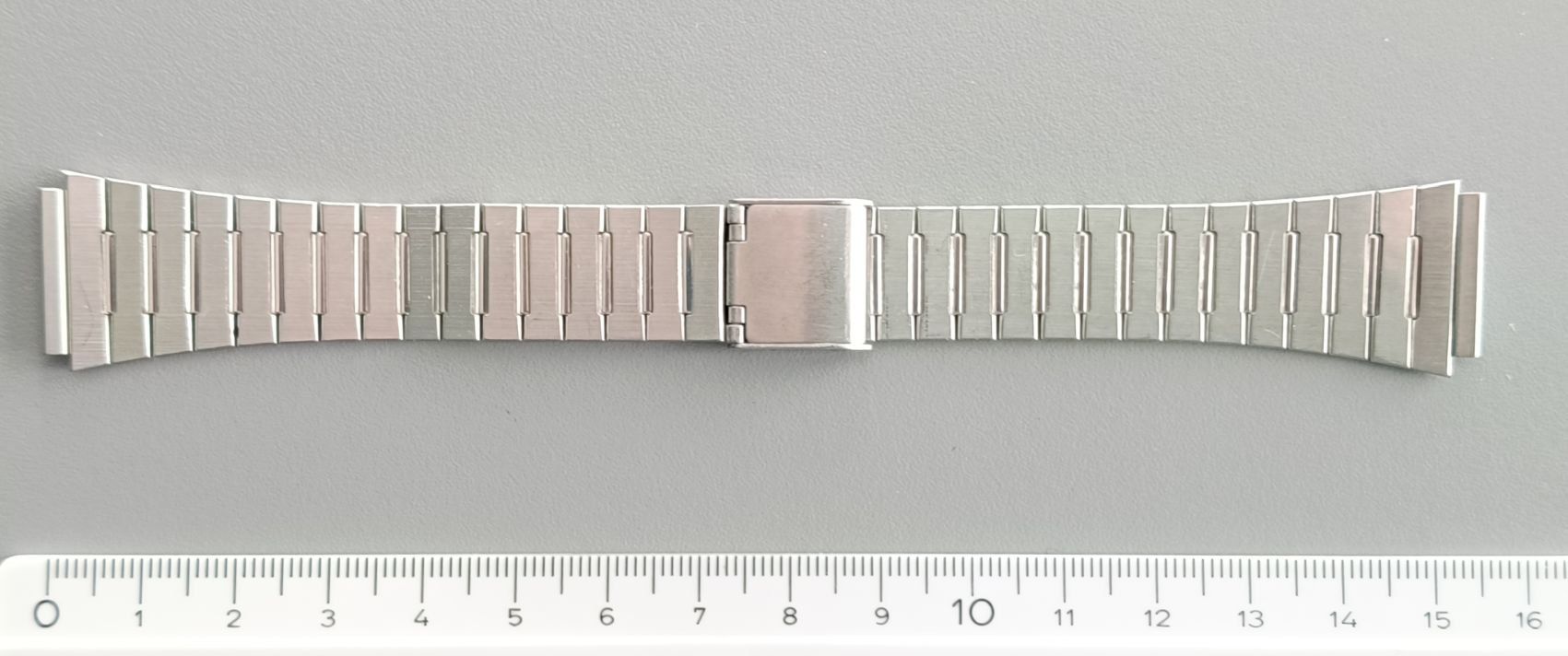 Armbänder & -reifen: Nr238 Metalluhrenband, 18mm – Neu (gemäss Beschreibung) aus Teufen ZH von bee50two