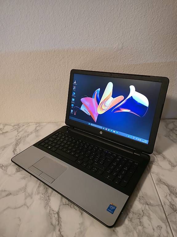 Hewlett Packard Notebook: HP 350 G2 - Intel i5 - 8GB RAM - SSD – Usato da Renens VD venduto da MTD2211 1