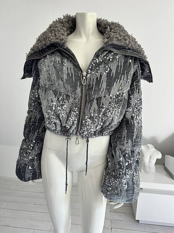 Vestes: Wunderschöne Winterjacke Gr S – Neuf (Voir description) à Lenzburg par Natric1969