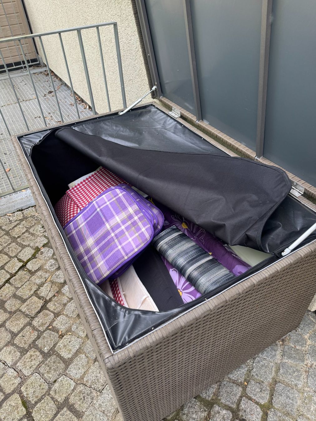Box contenitori: Grosse Rattan Kissenbox – Usato da Oberhof venduto da Keppo7 2