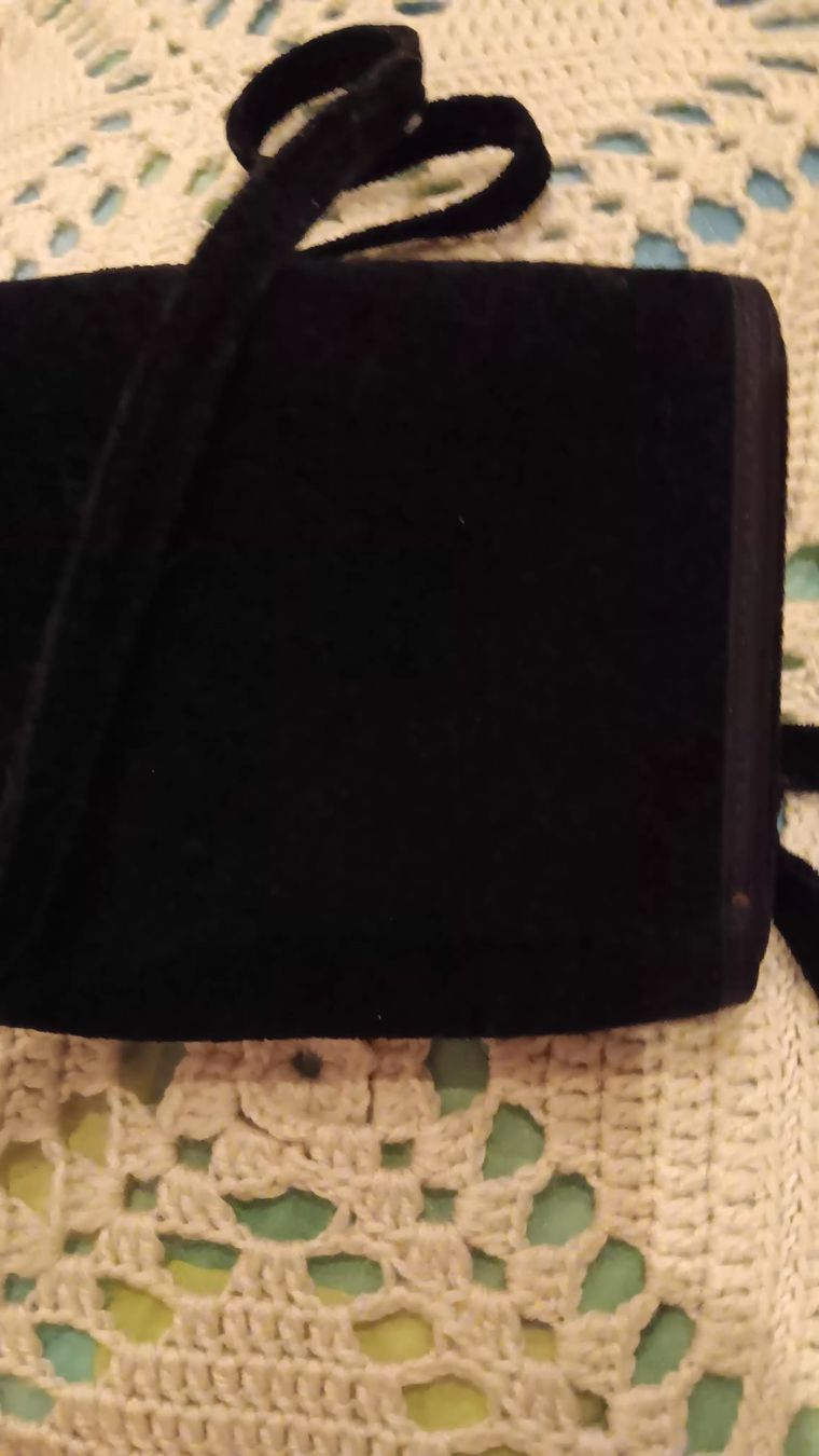 Altro in  Abbigliamento & Accessori: Borsetta nera  elegante - piccola & perfetta! – Nuovo (secondo la descrizione) da Carena venduto da gra_yz7p 2
