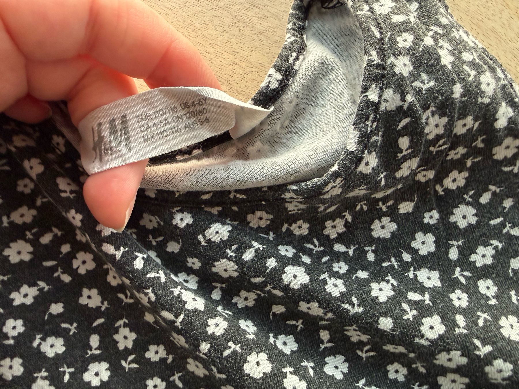 H&M Vestiti & Gonne: Gemustertes Baumwollkleid Mädchen Gr. 110/116 – Usato da Eggenwil venduto da Lissi82 1