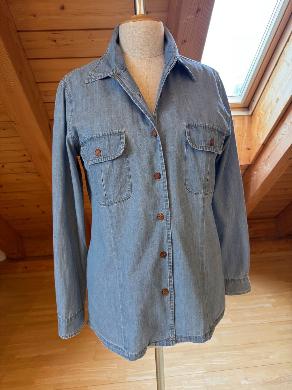 Camicette: Damen Jeanshemd hellblau mit Brusttaschen – Nuovo (secondo la descrizione) da Stäfa venduto da Mofi8712