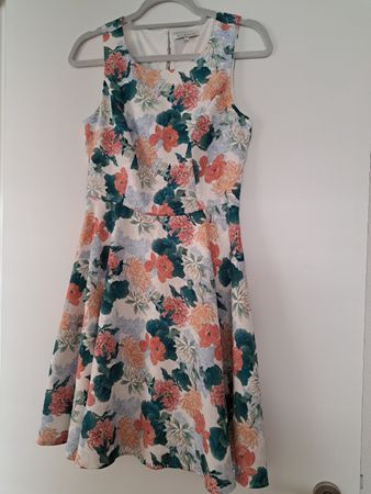 Kleid Mint & Berry Blumenmuster bunt Grösse 36 Zustand gut