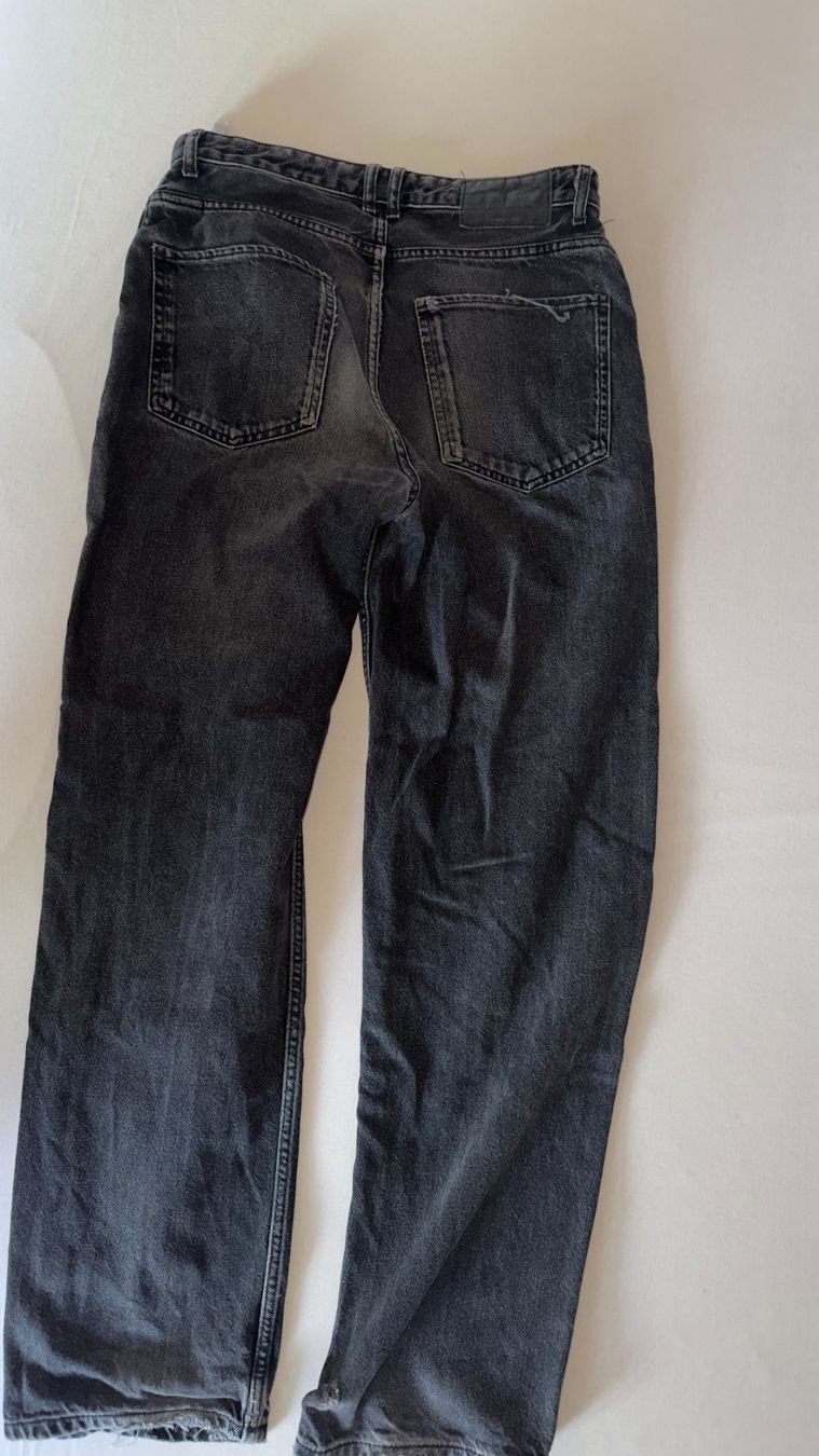 Bershka Jeans: Bershka Jean Schwarz – Usato da Thun venduto da mas_p66x