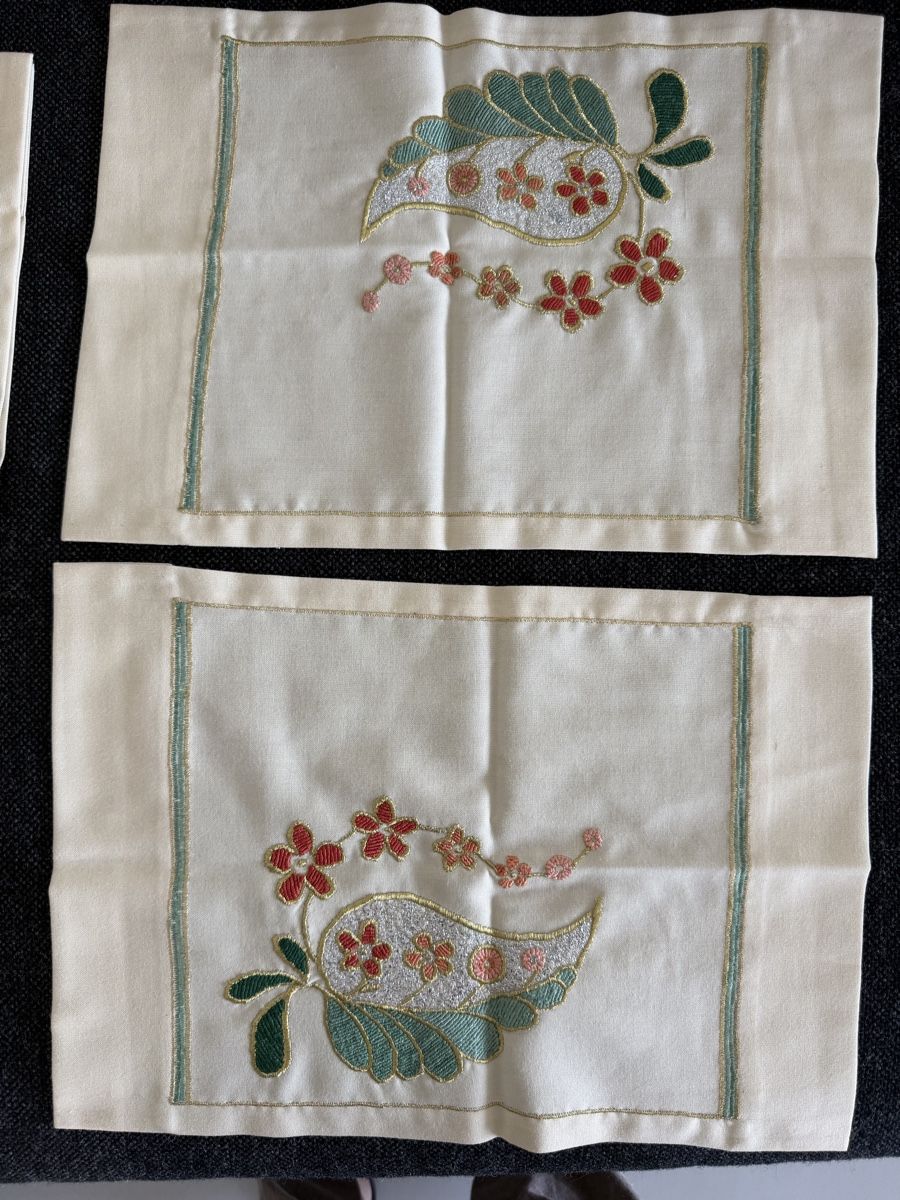 Tutte le decorazioni: 3 piece table cloth – Nuovo (secondo la descrizione) da Zürich venduto da sel_y8cx 7