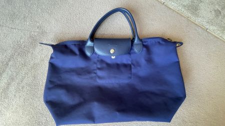 Sac Longchamp bleu marine, modèle Le Pliage