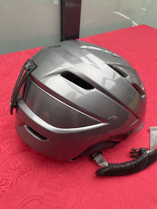 Giro Caschi: Herren Skihelm grau Giro 59-62cm – Usato da Bergdietikon venduto da antovale 2