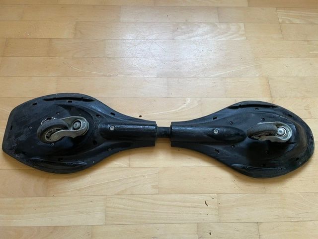 Skateboards: Streetsurfing Waveboard in gutem Zustand – Gebraucht aus Zürich von mignonmignon 1