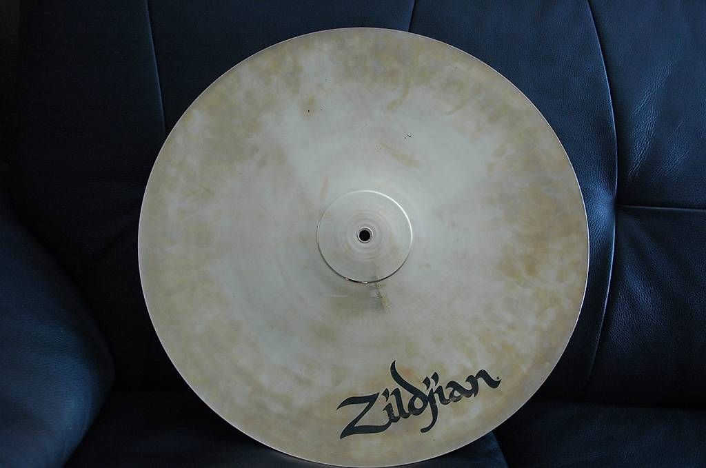 Strumenti musicali: Zildjian 20" A Custom Flat Top Ride – Usato da Schaffhausen venduto da Mel.98 3