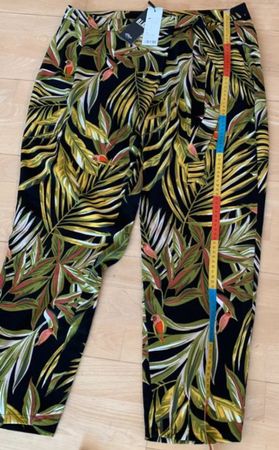 s.Oliver-Hose, Gr. 42, Sommer-Look🌴🦜