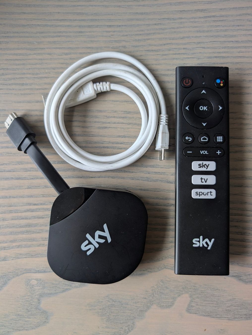 Google Systèmes audio & multimédias: Sky tv Stick (Android TV) – D'occasion à Rotkreuz par Knarf2
