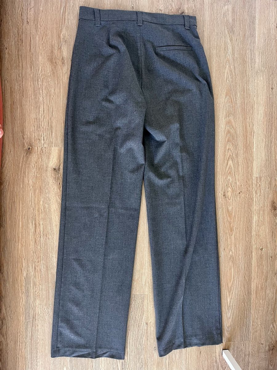Pull&Bear Pantaloni: Pantalon à pinces – Usato da Zürich venduto da mat_8l5v 1
