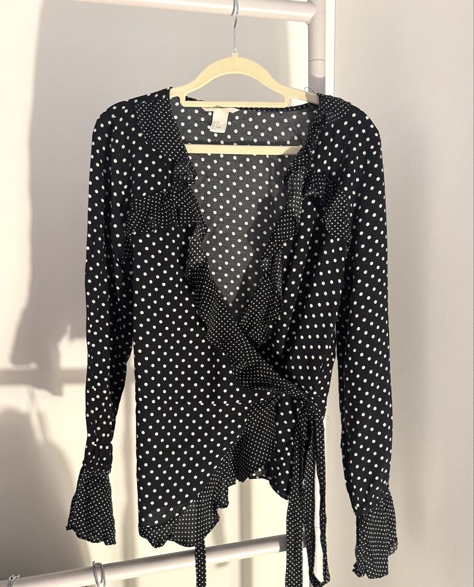 H&M Camicette: Polka Dot Wrap Blouse – Nuovo (secondo la descrizione) da Zürich venduto da di_archive